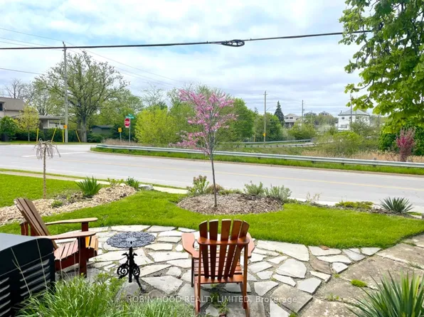 160 Oakdale Ave, Saint Catharines, ON L2P 2K9