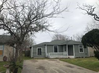 1022 W 8th St, Freeport, TX 77541