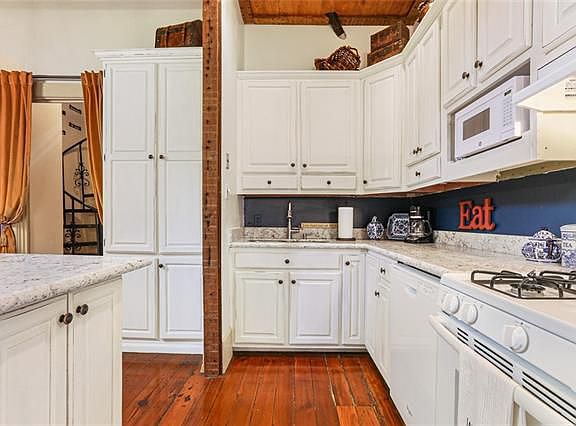 5th image of 525 Saint Philip St #6