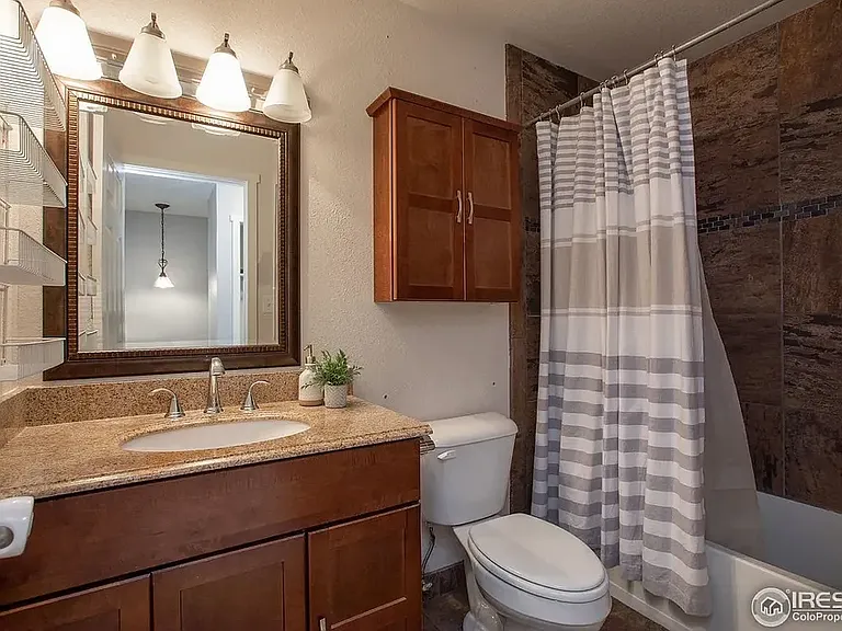1704 Springmeadows Ct #B — Photo 18
