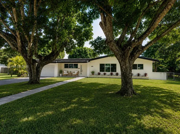 8265 SW 149th Dr, Palmetto Bay, FL 33158
