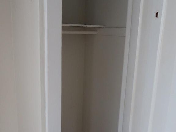 5th image of 4101-09 N Kedvale Ave #4105-3W