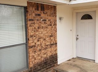 904 Acacia Cir, Noble, OK 73068