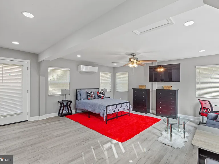 6245 Cracklingtown Rd — Photo 3