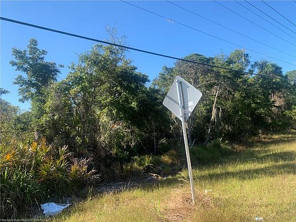 3rd image of 643 Memorial Dr