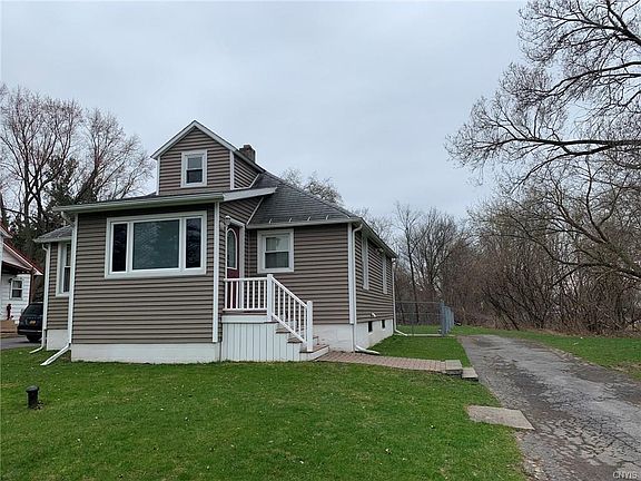 2nd image of 109 Bradley St #109
