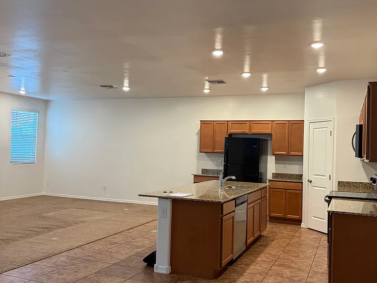 9011 W Jefferson St — Photo 6