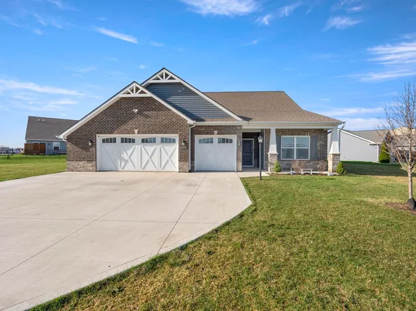 10324 Greenwood Lakes Dr, New Haven, IN 46774