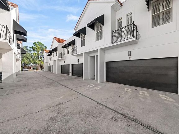 2nd image of 3210 W HORATIO STREET #6