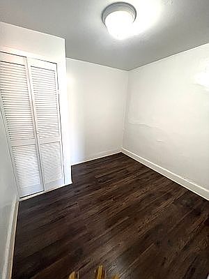 4th image of 310 E 6th St APT 22