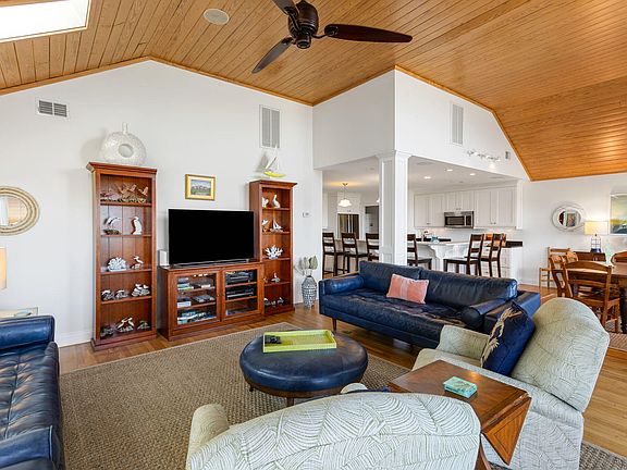 3rd image of 1346/48 Pelican Watch Villas