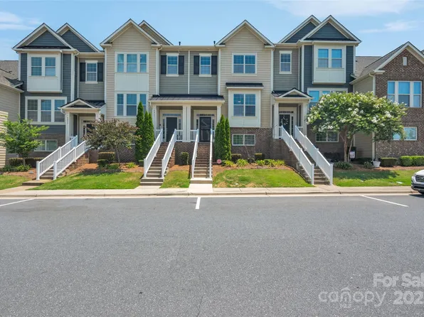 6263 Cloverdale Dr, Tega Cay, SC 29708