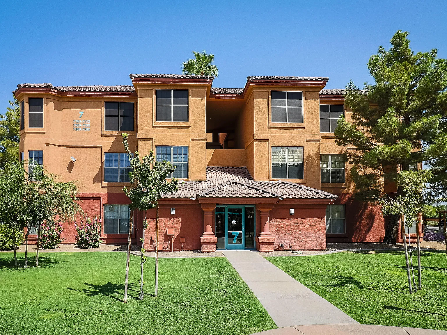 1 bed, 604 sqft, $2,100 — Photo 4