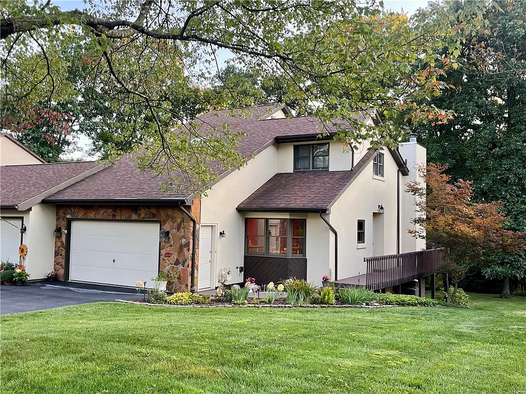 128 Oak Dr photo 1