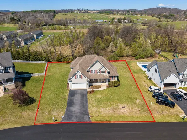 49 Bowmans Run Dr, Stuarts Draft, VA 24477