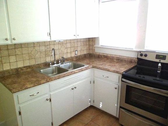 1st Flr Suite 7 Kitchen