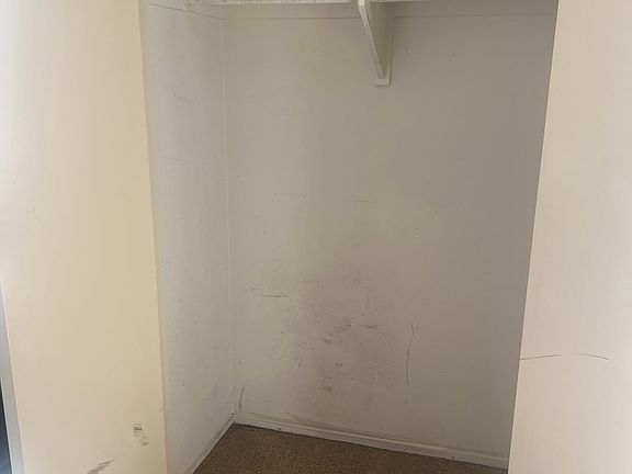 3rd image of 16442 Harbour Ln