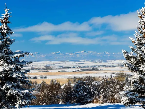 57 Uplands Rdg SW, Rocky View County, AB T3Z 3N5