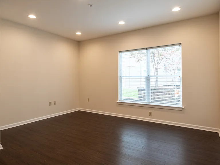 Gramercy Row Apartment Residences — Photo 12