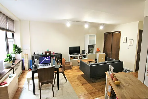 Rented by JK Dansar Corp | media 10