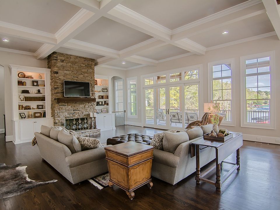 1st image of 1021 Club Drive Cir