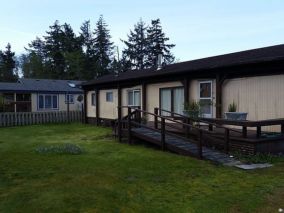 Spacious front yard