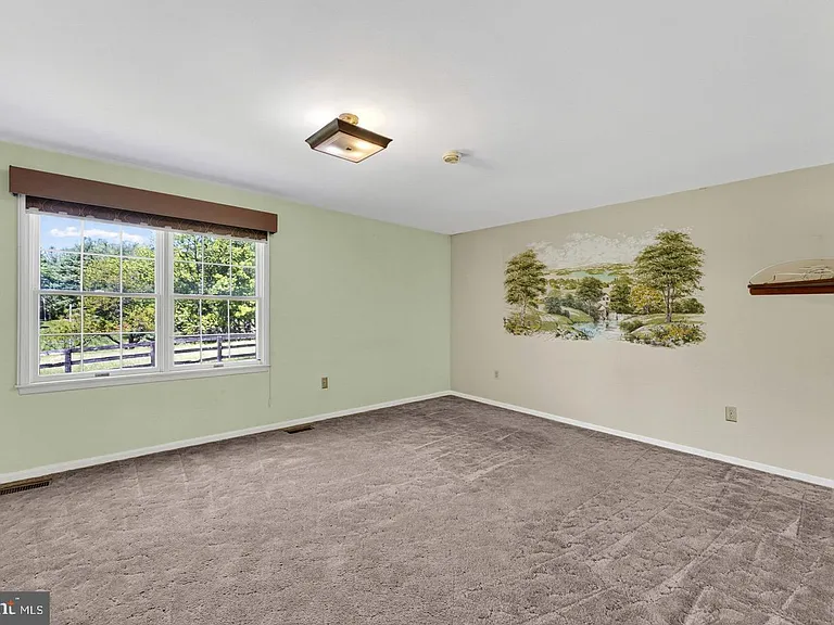 40297 Braddock Rd — Photo 15