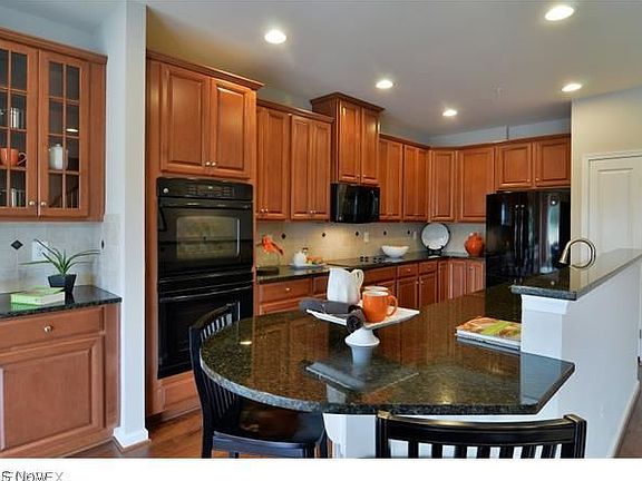 3rd image of 49 S/l Meadow Glen Ln