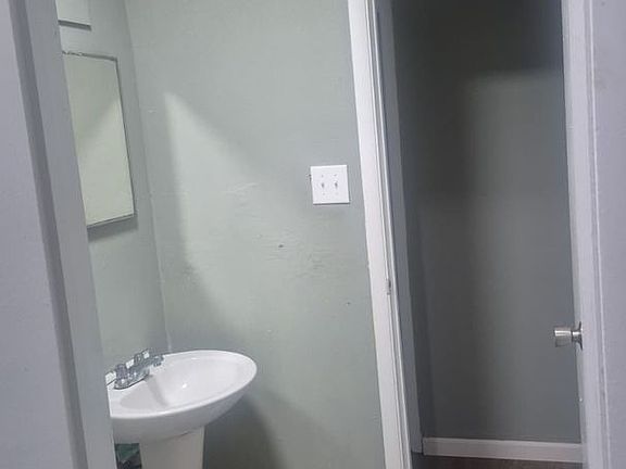 2nd image of 314 W Thomas Ct