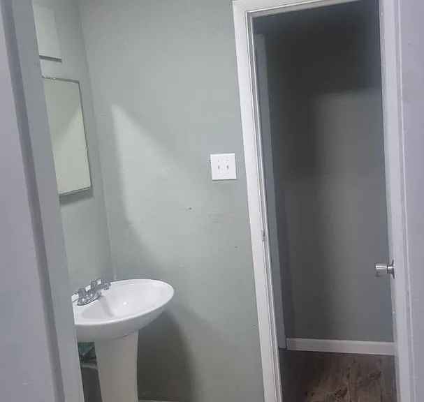 314 W Thomas Ct — Photo 2