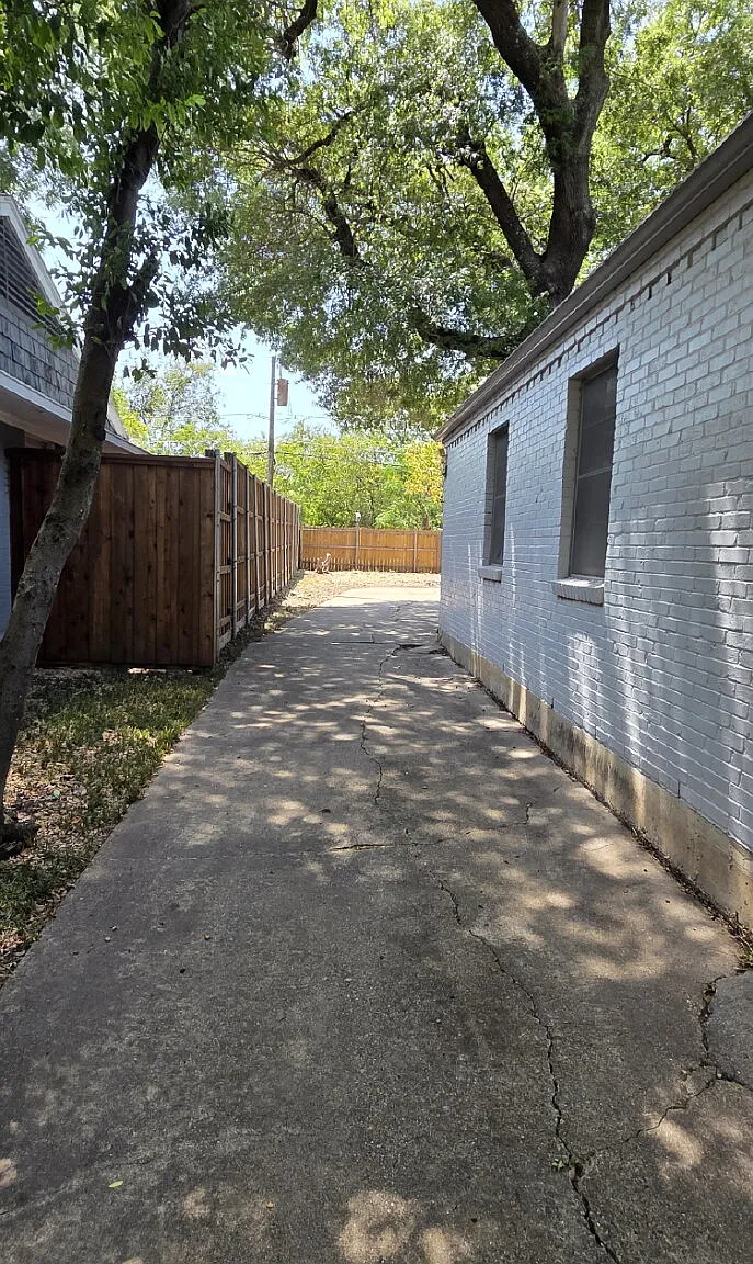 4 bed, 3.0 bath, 2148 sqft, $3,995 — Photo 3