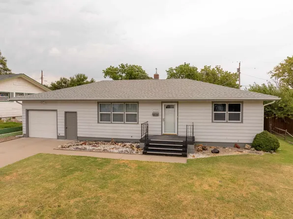 1308 Macarthur Rd, Hays, KS 67601