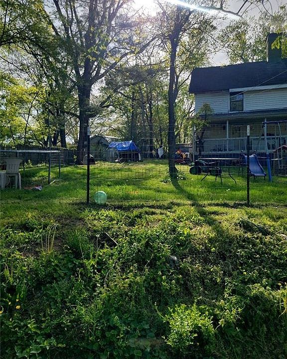 1st image of 209 Howe St