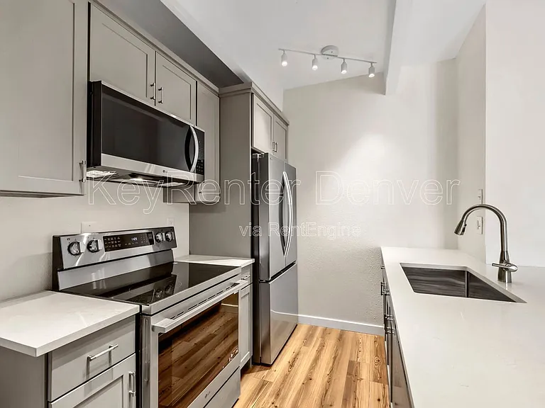 551 N Pearl St #303 — Photo 6