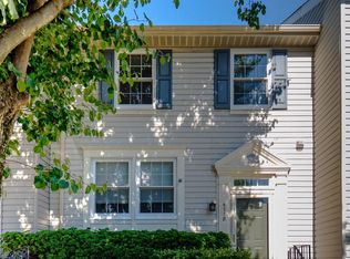 5718 Croatan Ct, Centreville, VA 20120