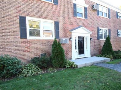 82 Strawberry Hill Ave APT 1, Stamford, CT, 06902