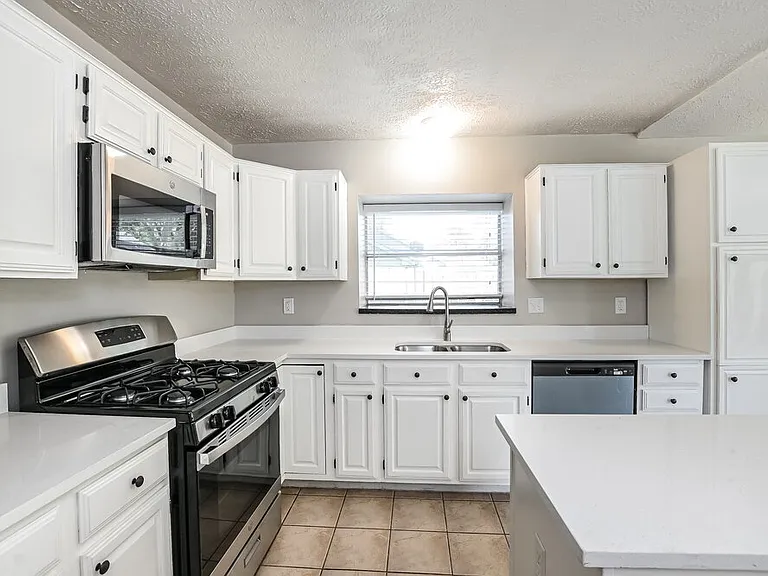 2927 Waterloo Rd — Photo 7
