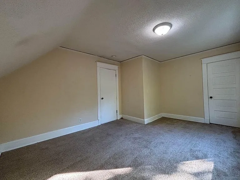 1159 Bush Ave — Photo 15