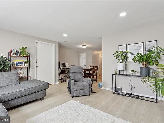 5th image of 120 Clement Rd APT D