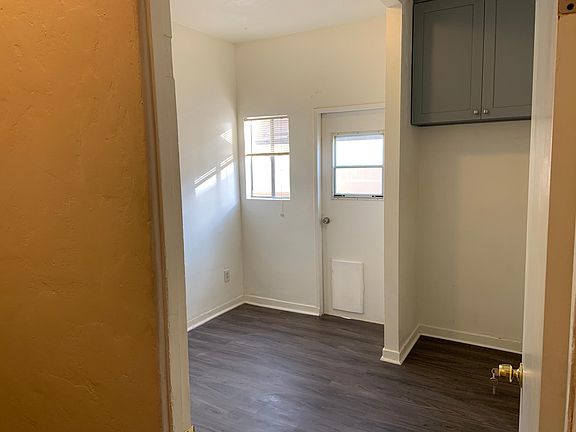 4th image of 660 S Hillview Ave
