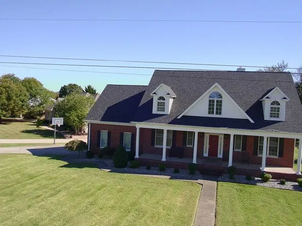 702 Honeysuckle Dr, Lebanon, KY 40033