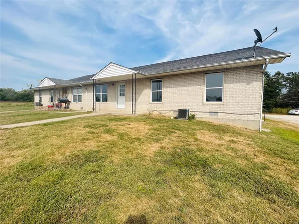 605 E 5th St #1-8, Belle, MO 65013