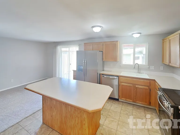 1105 Village Pkwy E — Photo 6