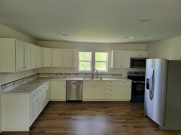 2nd image of 2620 Jewel Dr