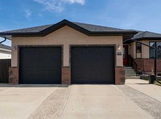 158 W Sunrise Rd SW, Medicine Hat, AB T1B4S1