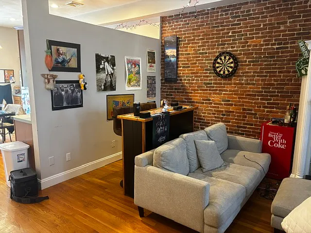 825 E 3rd St #1 — Photo 4