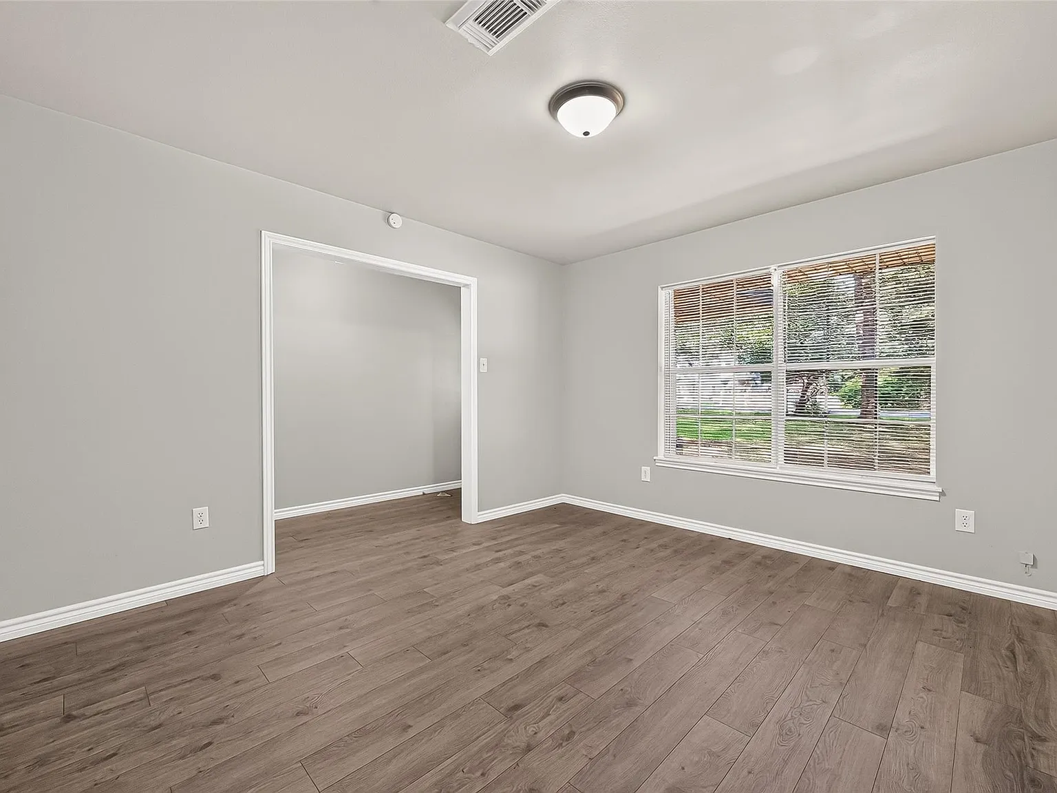 3 bed, 2.0 bath, 1550 sqft, $1,750 — Photo 3