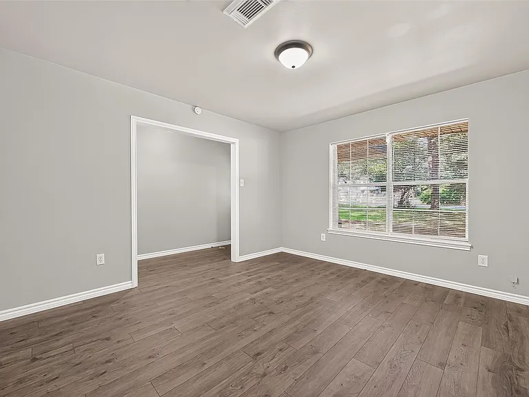 611 Dogwood Trl — Photo 3