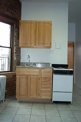 Rented by Tower Brokerage | media 30