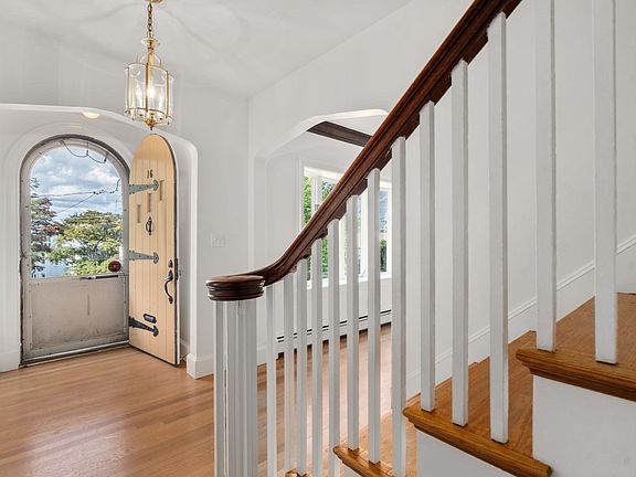 3rd image of 16 Douglas Rd